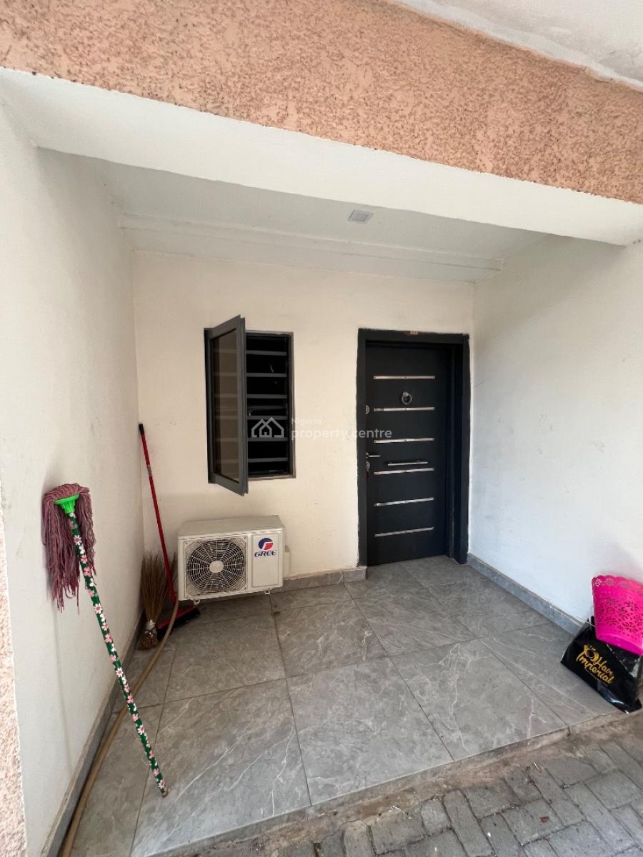 Super-clean, Serviced Miniflat, with a Fitted Kitchen Visitors Toilet, Lekki Phase 1, Lekki, Lagos, Mini Flat (room and Parlour) for Rent