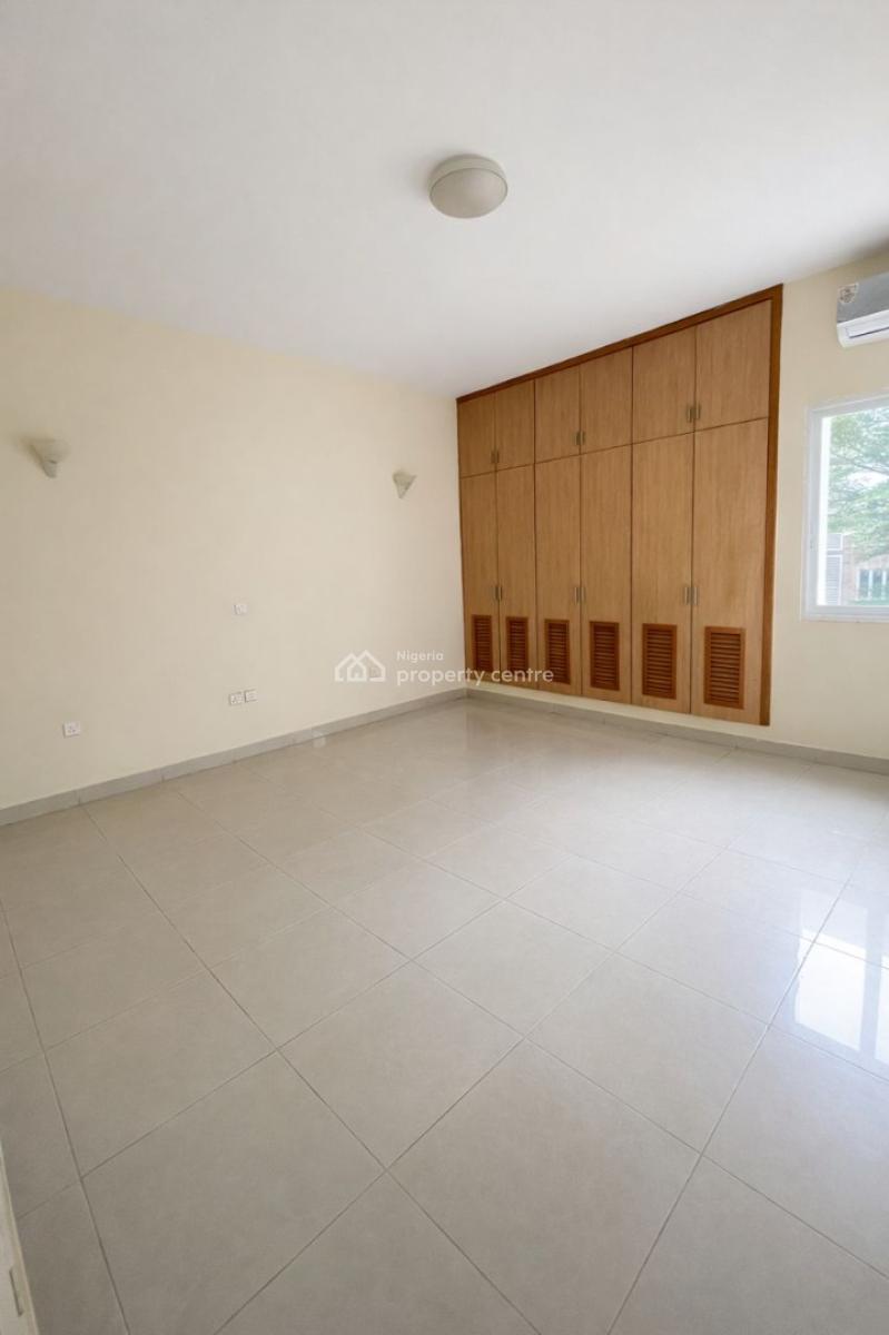 Clean and Specious 3bedroom in Old Ikoyi, Old Ikoyi, Ikoyi, Lagos, Flat / Apartment for Sale