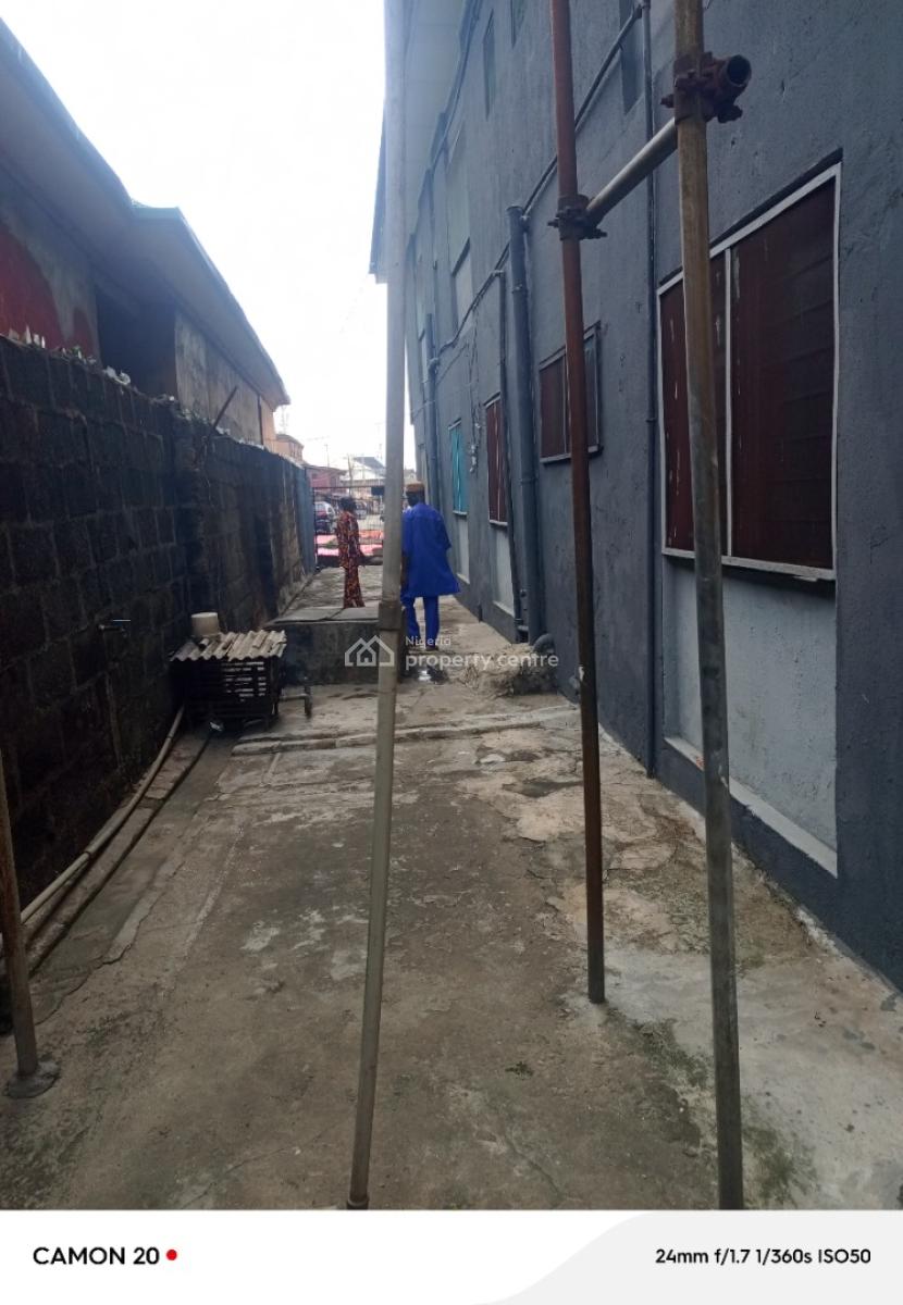 *spacious 3bed  *tuesday 2pm for Inspection*   Spacious 3, Surulere, Lagos, Flat / Apartment for Rent