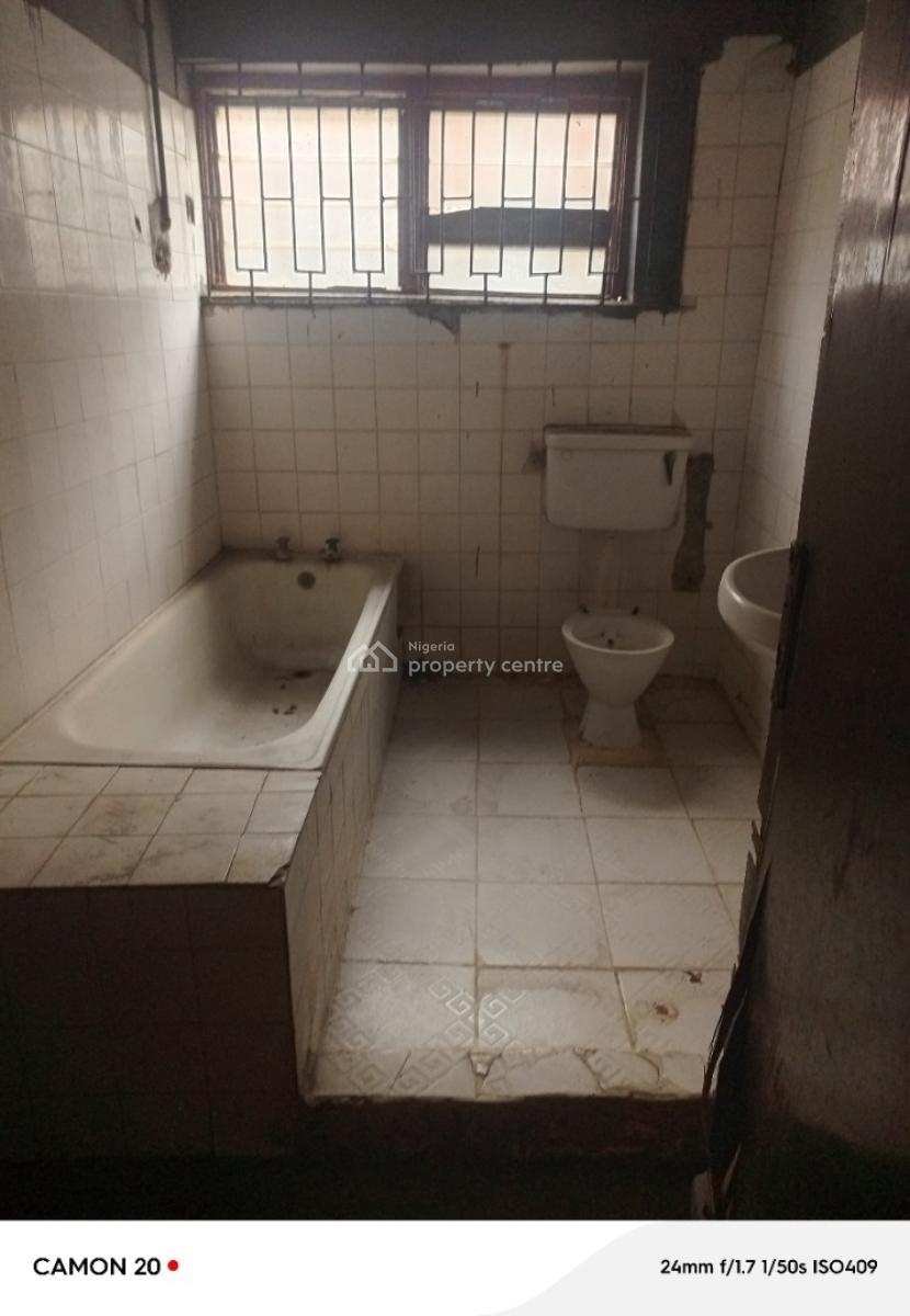 *spacious 3bed  *tuesday 2pm for Inspection*   Spacious 3, Surulere, Lagos, Flat / Apartment for Rent