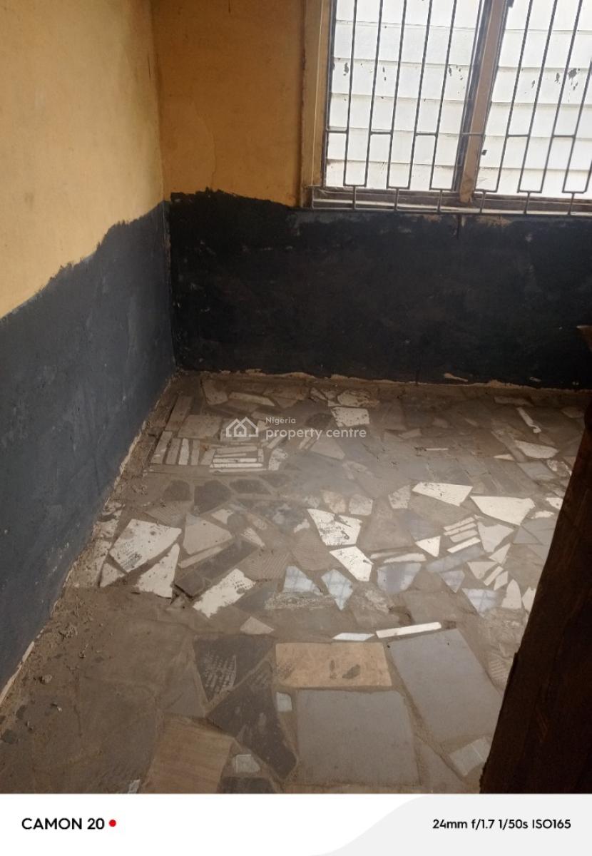 *spacious 3bed  *tuesday 2pm for Inspection*   Spacious 3, Surulere, Lagos, Flat / Apartment for Rent