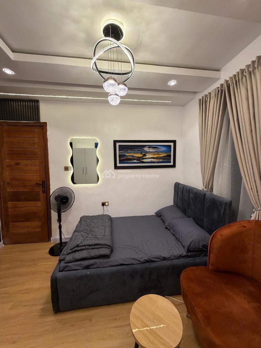 Affordable and Comfortable Studio Apartment in a Good Environment, Shomolu, Lagos, Flat / Apartment Short Let