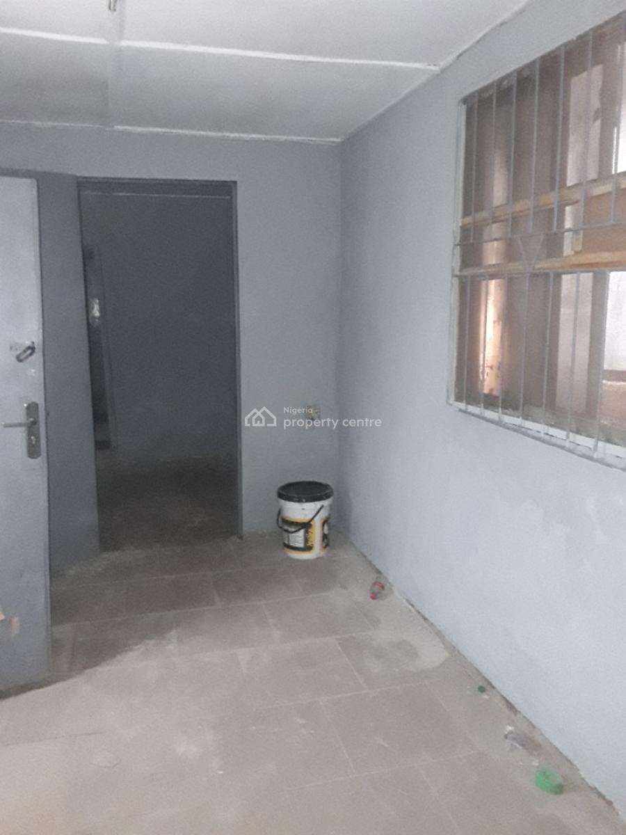2bedroom at Shomolu Bariga, Odelano Street, Bariga, Shomolu, Lagos, Flat / Apartment for Rent