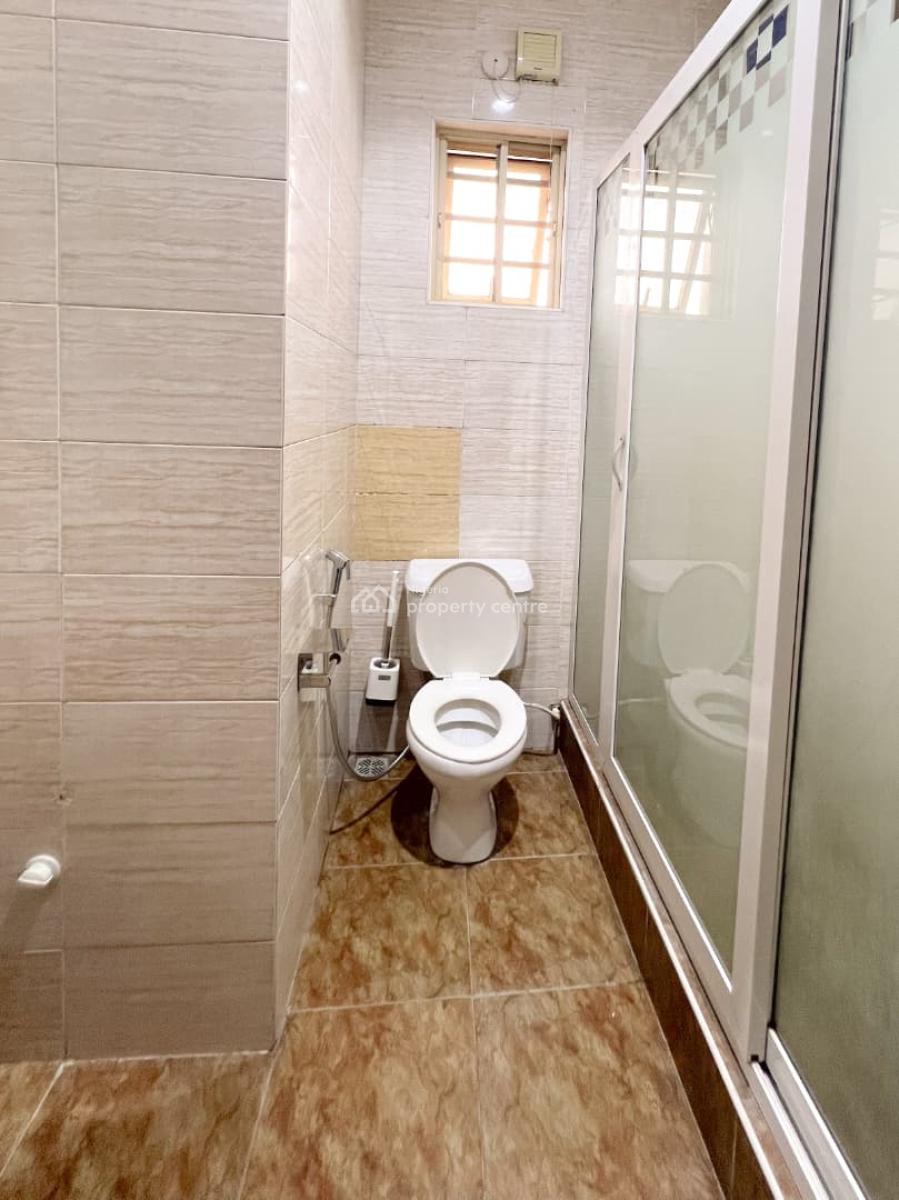 Riverstone 3 Bedroom Apartment, Ajao Crescent, Ajao Estate, Maryland, Lagos, Flat / Apartment Short Let