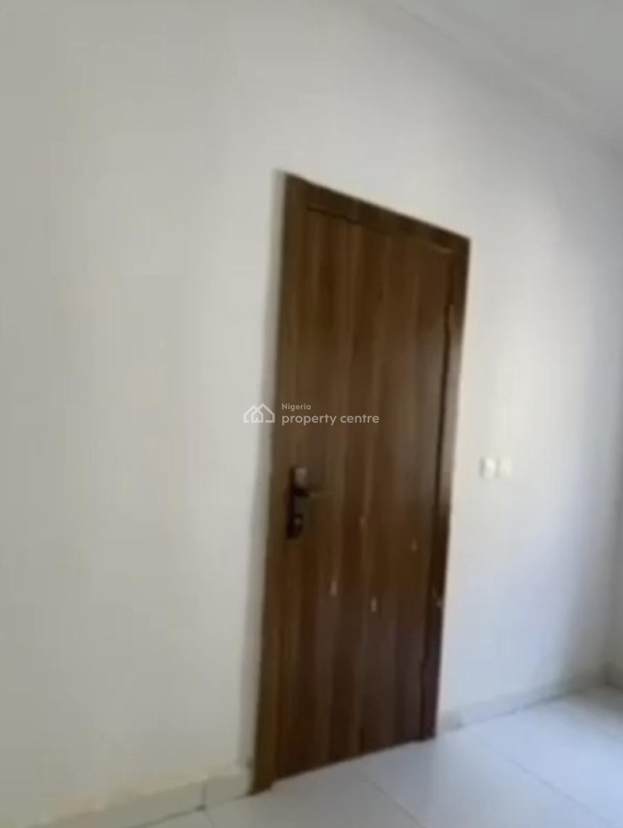 Very Spacious Self Contain Room, Royal Pine Estate, Lekki Conservstion, Orchid Road, Lekki Phase 2, Lekki, Lagos, Self Contain (single Rooms) for Rent