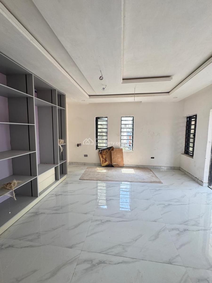 Exclusive 3 Bedroom Apartment, Lekki Phase 1, Lekki, Lagos, Flat / Apartment for Sale