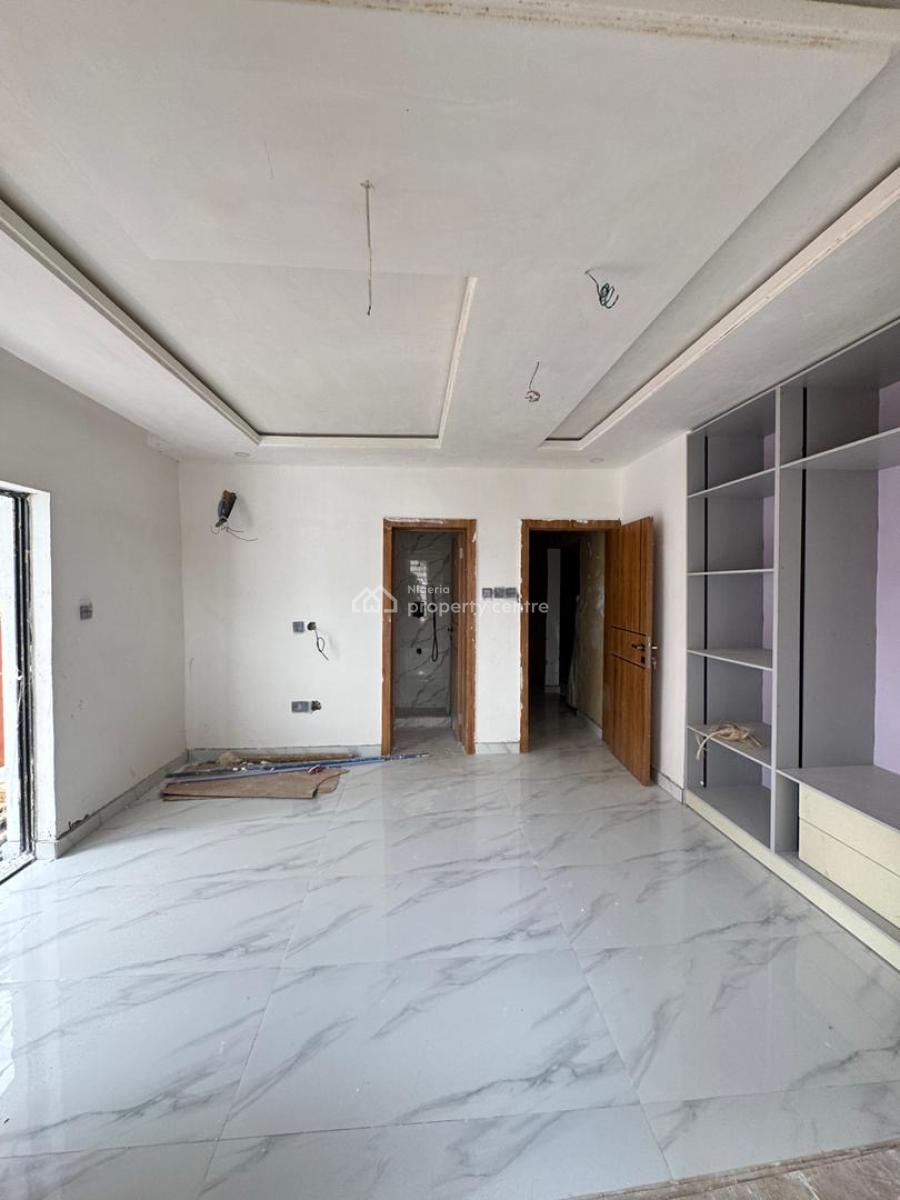 Exclusive 3 Bedroom Apartment, Lekki Phase 1, Lekki, Lagos, Flat / Apartment for Sale