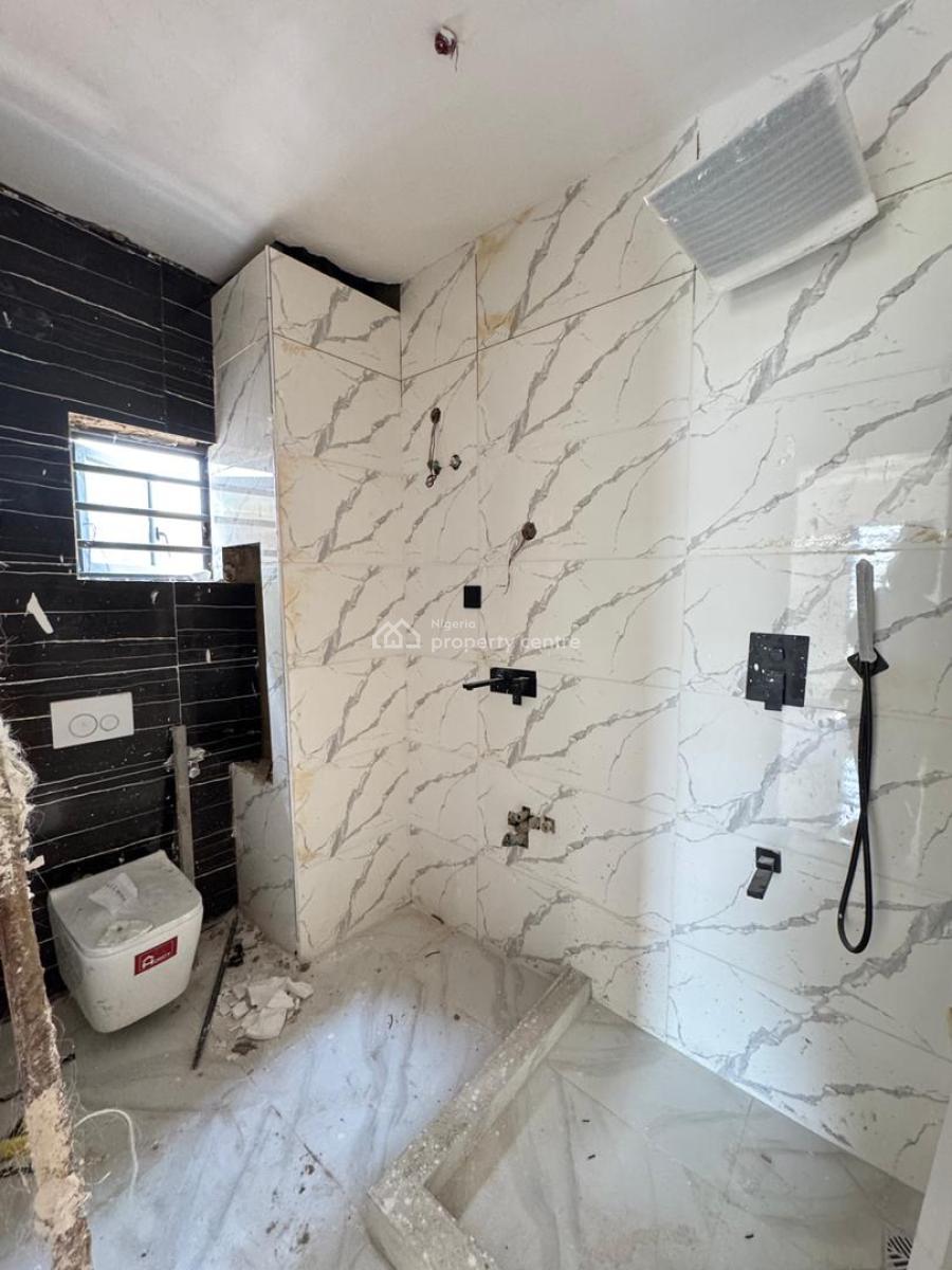 Exclusive 3 Bedroom Apartment, Lekki Phase 1, Lekki, Lagos, Flat / Apartment for Sale