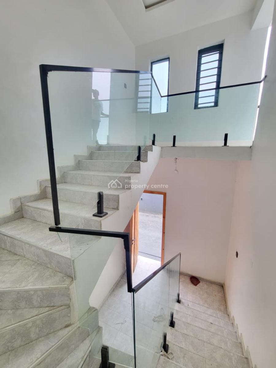 Beautiful Luxurious 4 Bedroom Flat Upstairs, Greenville Estate Badore, Ajah, Lagos, Flat / Apartment for Rent