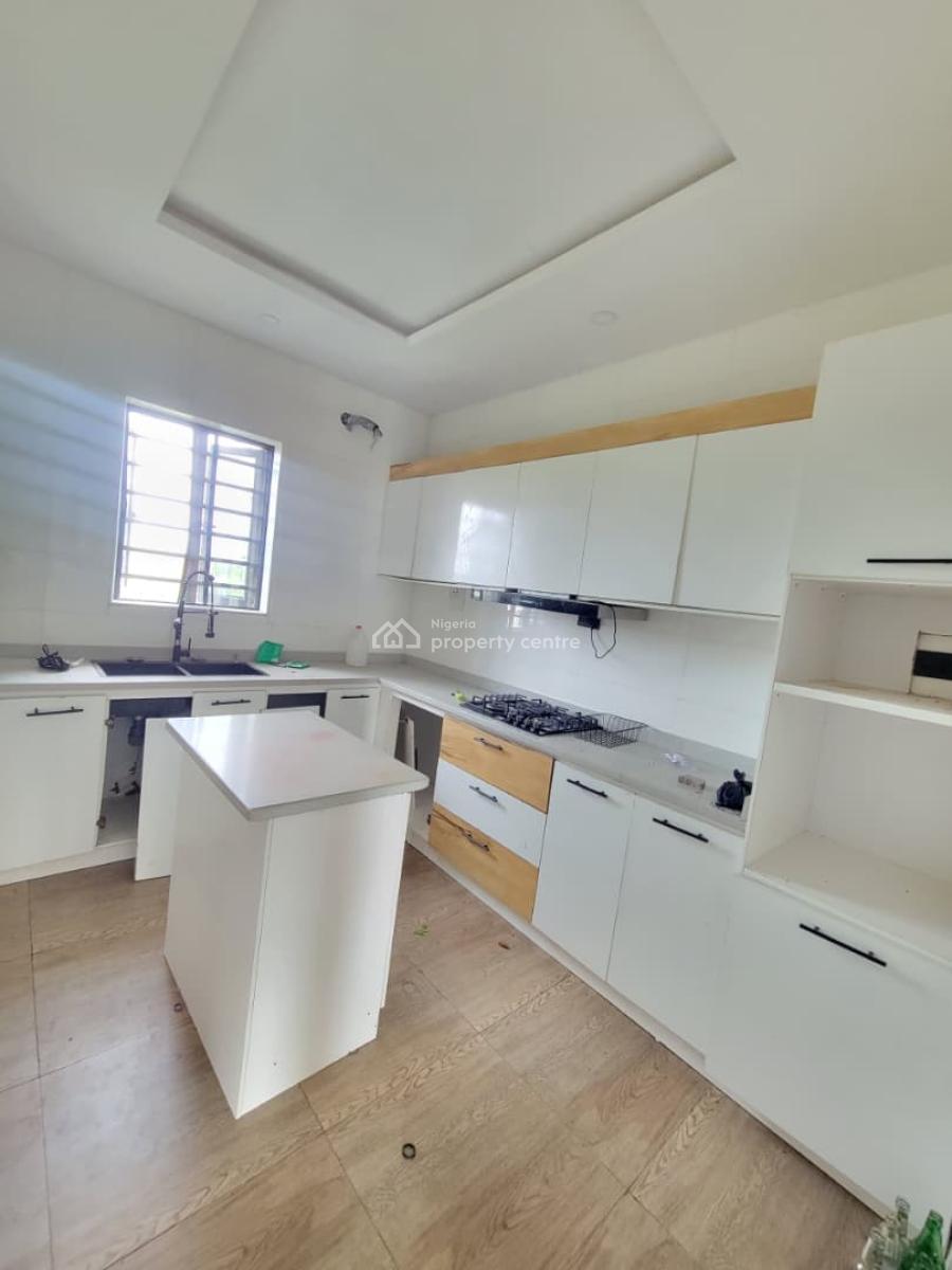 Beautiful Luxurious 4 Bedroom Flat Upstairs, Greenville Estate Badore, Ajah, Lagos, Flat / Apartment for Rent