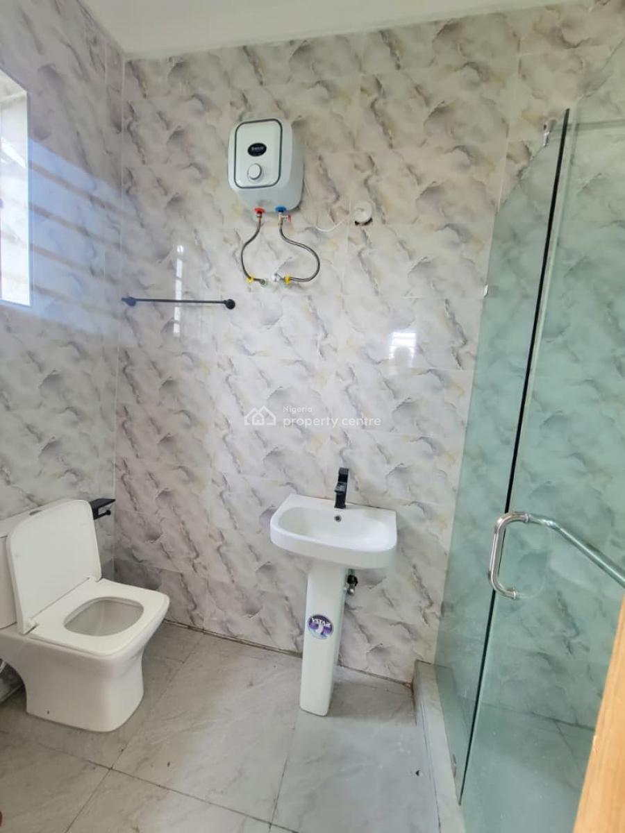 Beautiful Luxurious 4 Bedroom Flat Upstairs, Greenville Estate Badore, Ajah, Lagos, Flat / Apartment for Rent