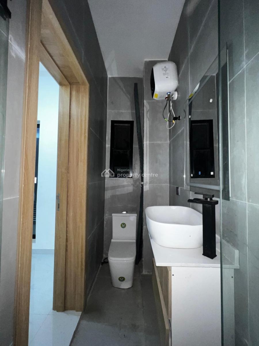 Smart and Structured 2 Bedrooms Apartment with Fitted Acs, Spar Road Ikate, Lekki, Lagos, Flat / Apartment for Sale