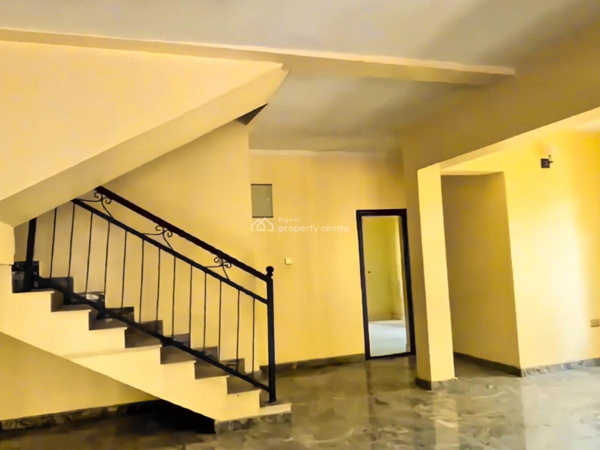 3 Bedroom Duplex & Bq with Only 2 Tenants in a Secure Vicinity, Behind Government House, Old Gra, Port Harcourt, Rivers, Terraced Duplex for Rent