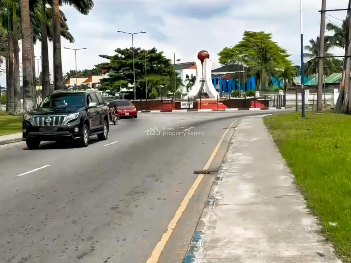 3 Bedroom Duplex & Bq with Only 2 Tenants in a Secure Vicinity, Behind Government House, Old Gra, Port Harcourt, Rivers, Terraced Duplex for Rent