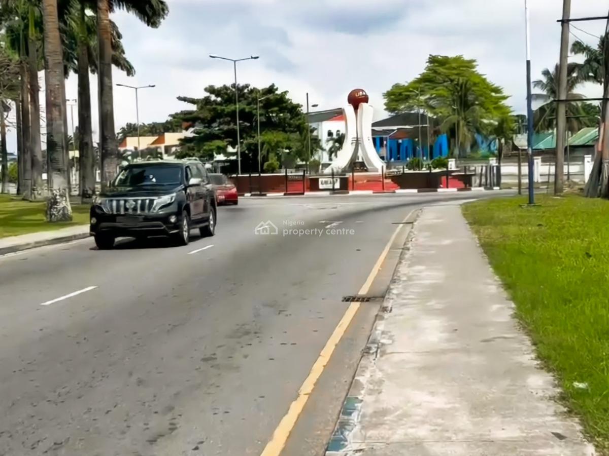 3 Bedroom Duplex & Bq with Only 2 Tenants in a Secure Vicinity, Behind Government House, Old Gra, Port Harcourt, Rivers, Terraced Duplex for Rent