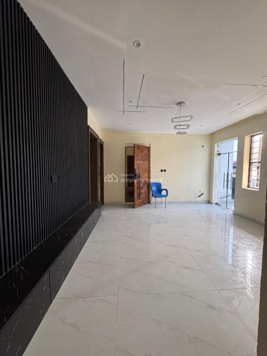 Classy 3 Bedroom Apartment Fully Fitted, Lekki Phase 1, Lekki, Lagos, Flat / Apartment for Sale