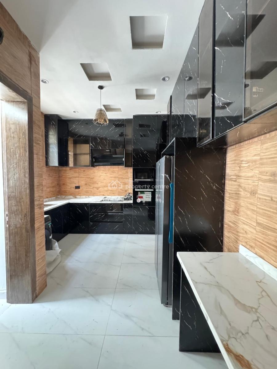 Classy 3 Bedroom Apartment Fully Fitted, Lekki Phase 1, Lekki, Lagos, Flat / Apartment for Sale