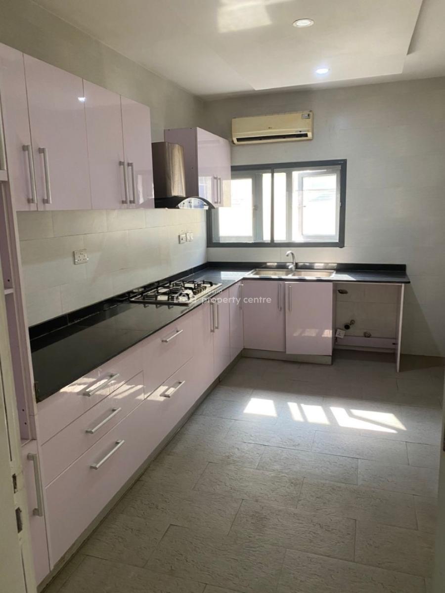 Fully Serviced 3bedroom Apartment with a Bq, Lekki Right, Lekki Phase 1, Lekki, Lagos, Flat / Apartment for Rent