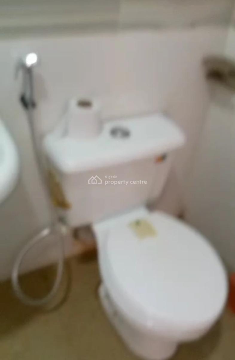 a Room Self Contained, Ligali Ayorinde, Victoria Island (vi), Lagos, Flat / Apartment for Rent