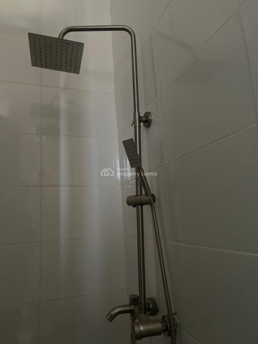 Clean 2bedroom Flat Upstairs, The Property Located Within The Main Ologolo, Ologolo, Lekki, Lagos, Flat / Apartment for Rent