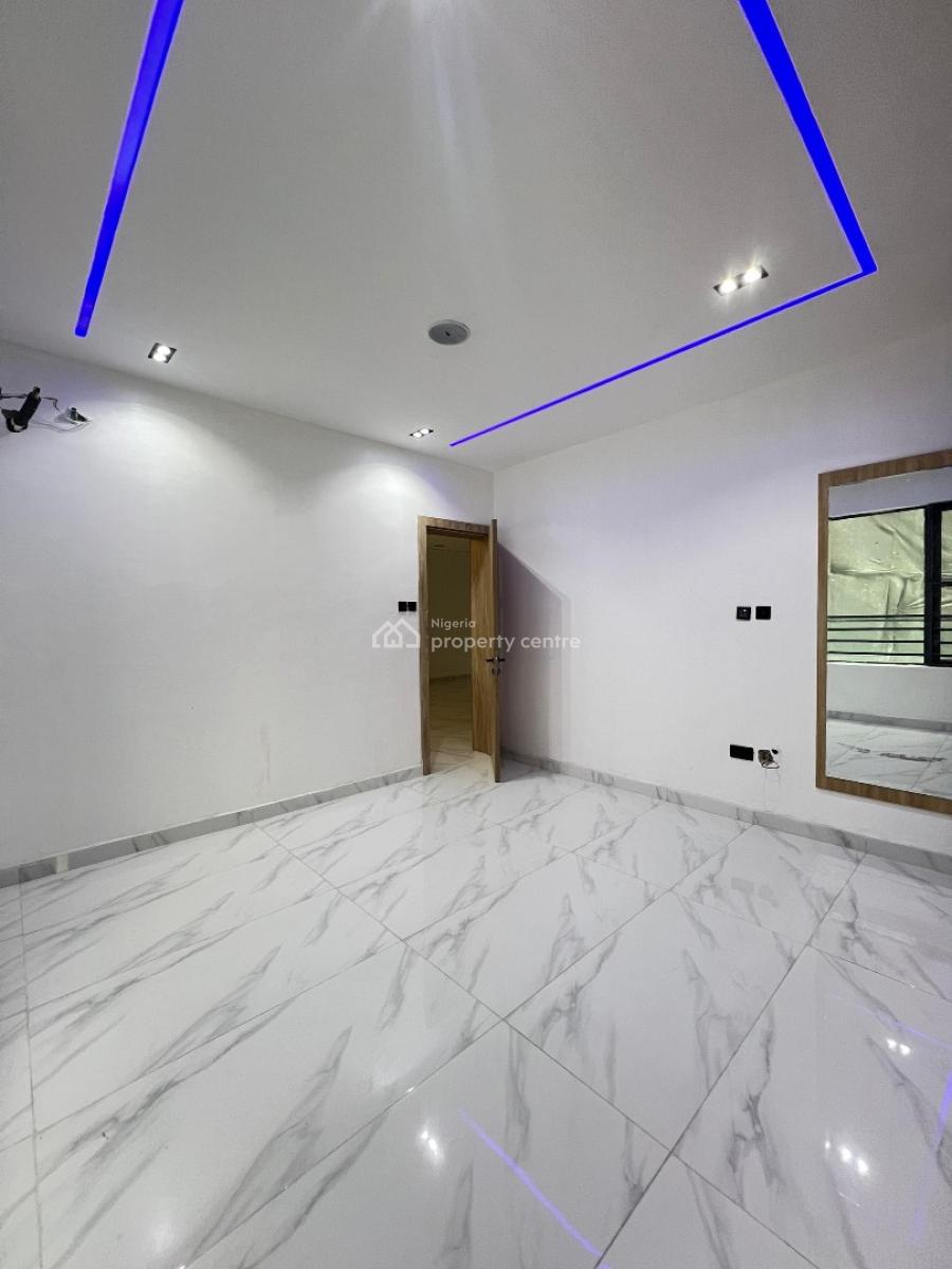 Contemporary 2 Bedroom Apartment, Freedom Way, Lekki Phase 1, Lekki, Lagos, Flat / Apartment for Sale