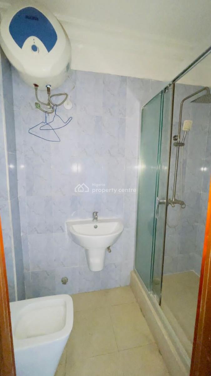 Spacious 3bedroom Flat with a Room Bq, Off Admiralty Way, Lekki Phase 1, Lekki, Lagos, Flat / Apartment for Rent