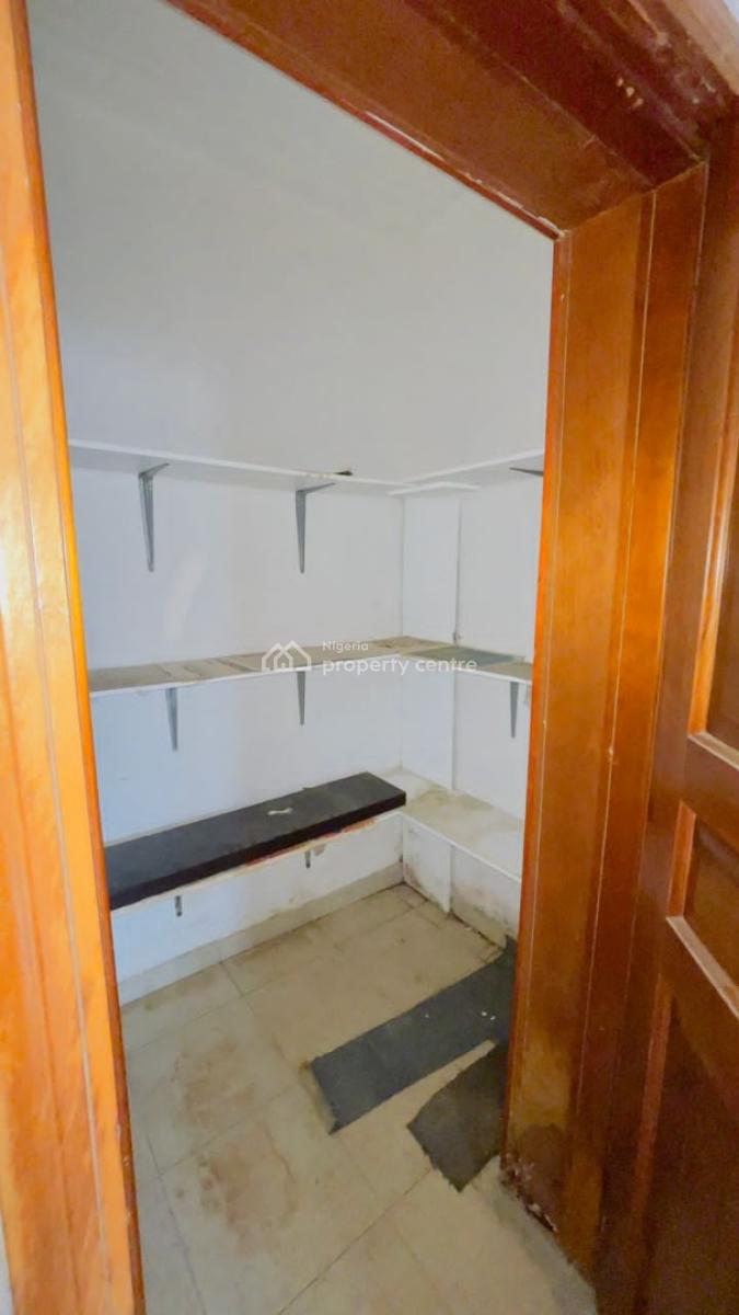 Spacious 3bedroom Flat with a Room Bq, Off Admiralty Way, Lekki Phase 1, Lekki, Lagos, Flat / Apartment for Rent