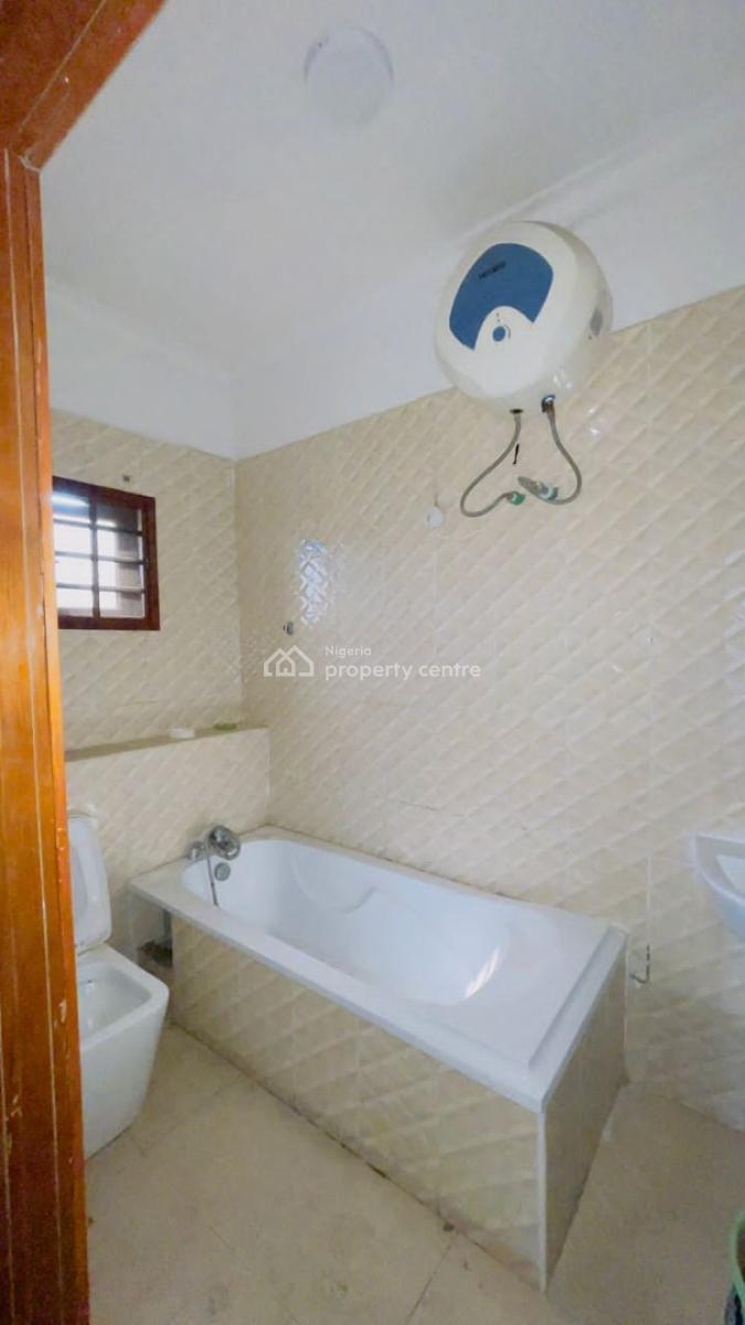 Spacious 3bedroom Flat with a Room Bq, Off Admiralty Way, Lekki Phase 1, Lekki, Lagos, Flat / Apartment for Rent