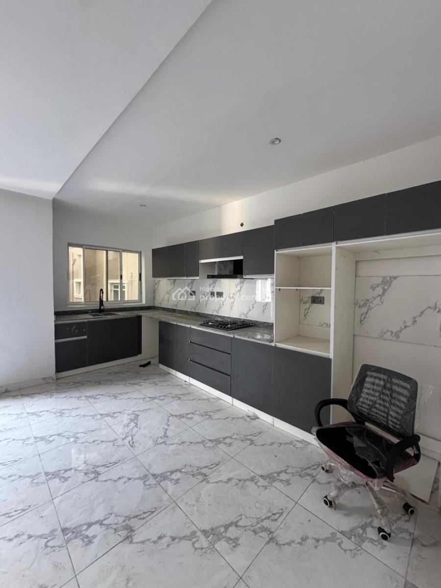 Decently Sized 2 Bedroom Apartment  with Swimming Pool, Ikatee, Lekki, Lagos, Block of Flats for Sale