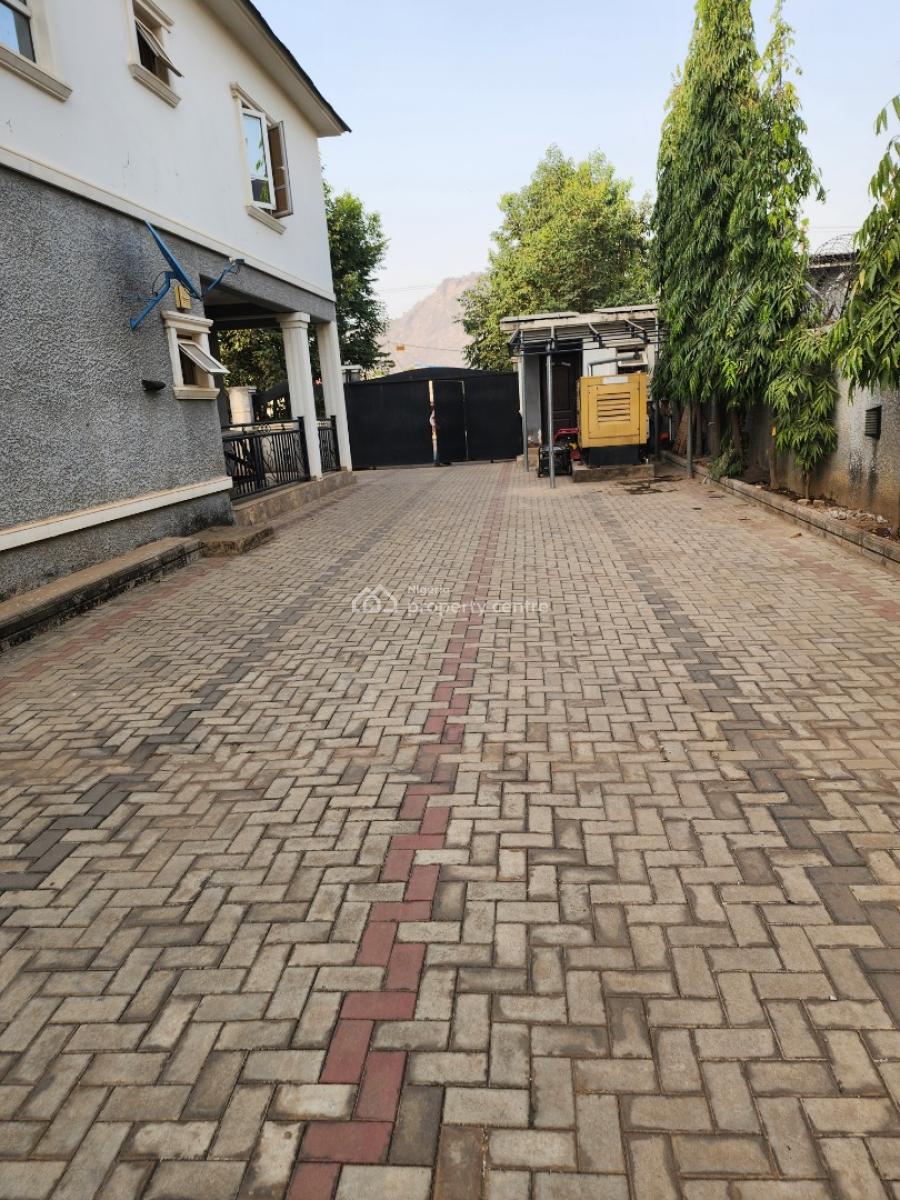 Luxury Two Bedroom Block of Flat, Dawaki District, Dawaki, Gwarinpa, Abuja, Flat / Apartment for Rent