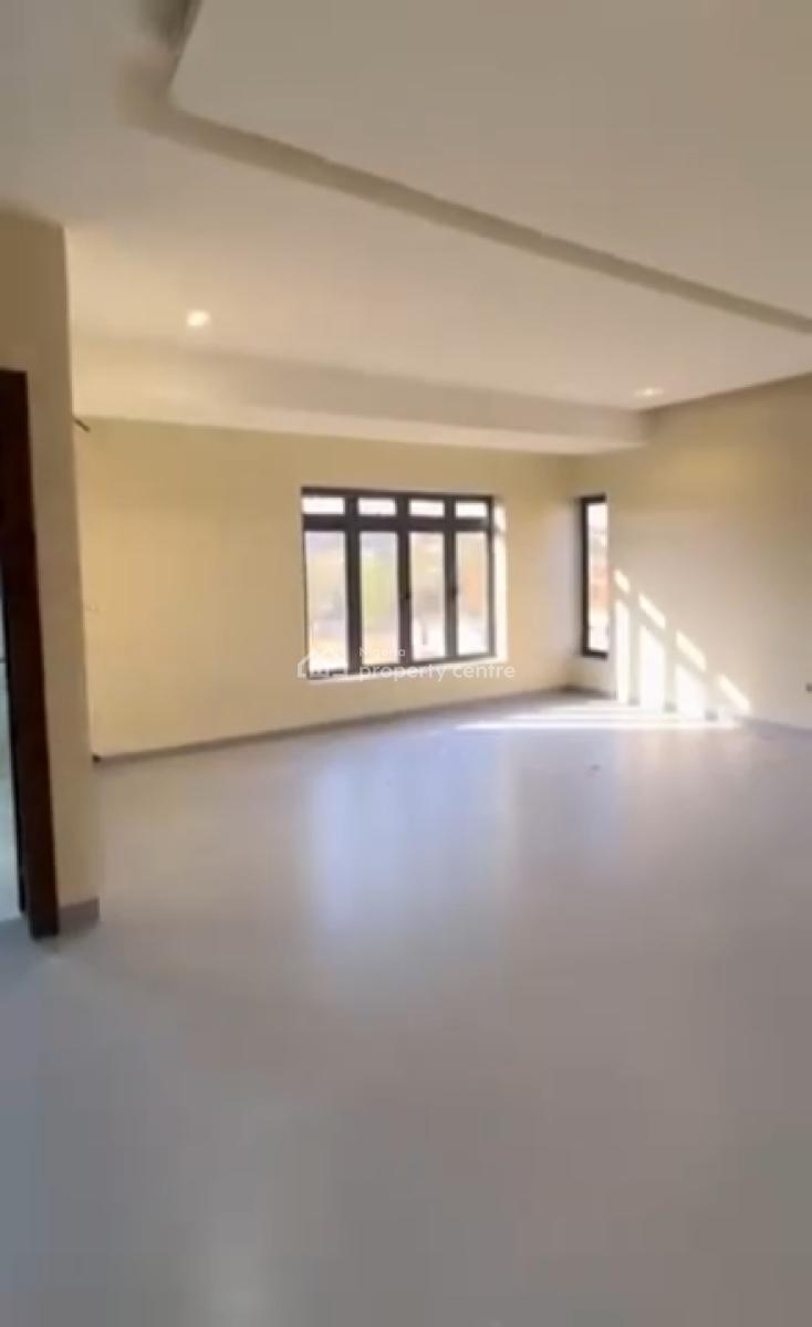 4bedrooms Semi Detached with Bq, Tarred Road, Guzape District, Abuja, Semi-detached Duplex for Rent