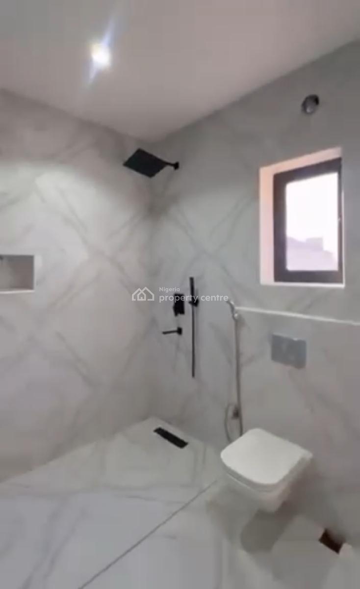 4bedrooms Semi Detached with Bq, Tarred Road, Guzape District, Abuja, Semi-detached Duplex for Rent