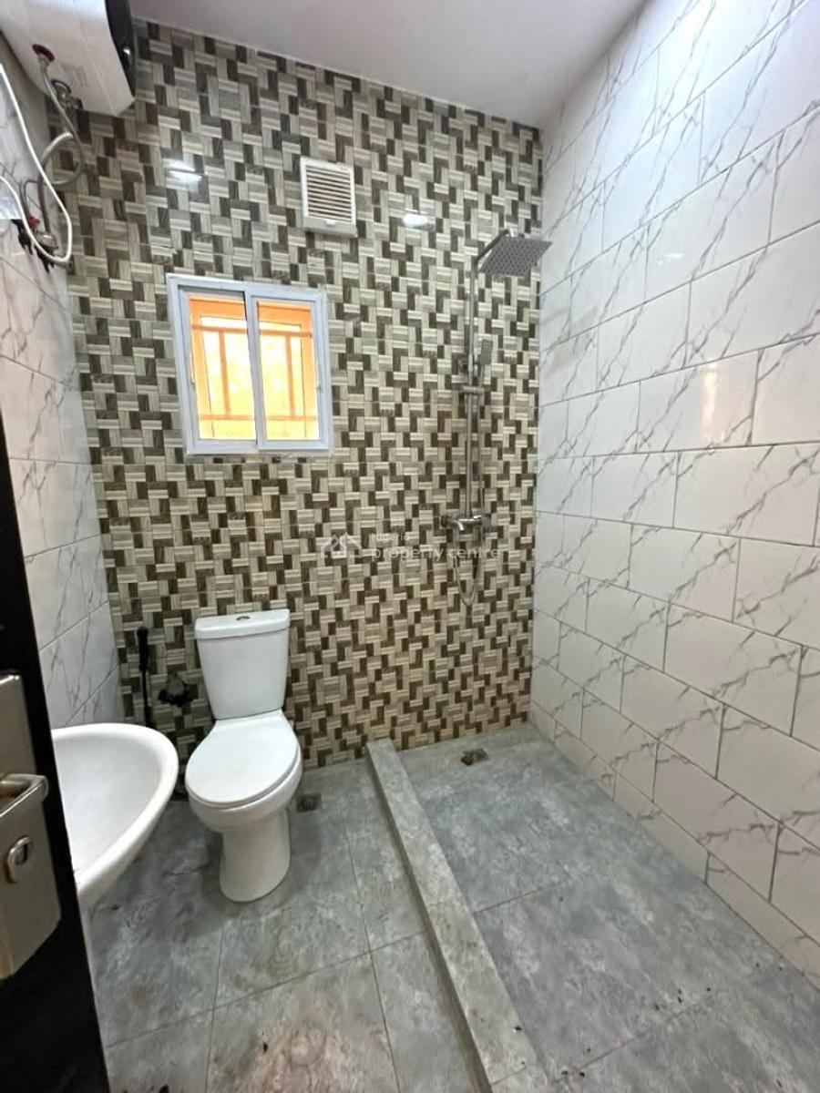 2 Bedroom Apartment in an Estate, Life Camp, Abuja, Flat / Apartment for Rent
