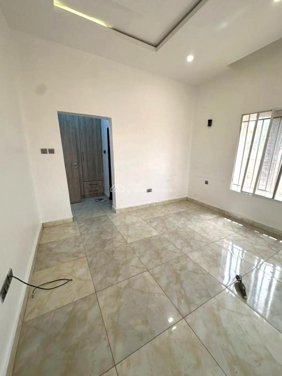 2 Bedroom Apartment in an Estate, Life Camp, Abuja, Flat / Apartment for Rent