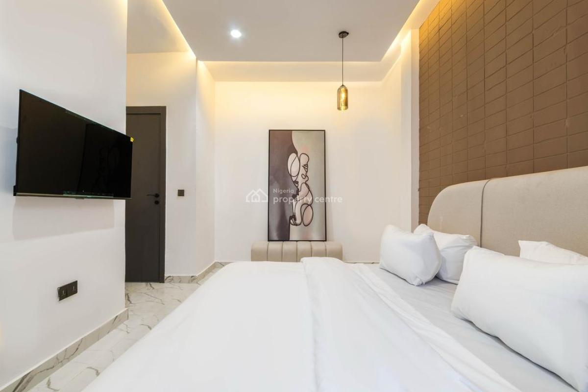 Luxury 2bedroom with Dining, Pool, Gym , Ps5 Etc, Lekki Phase 1, Lekki, Lagos, Flat / Apartment Short Let