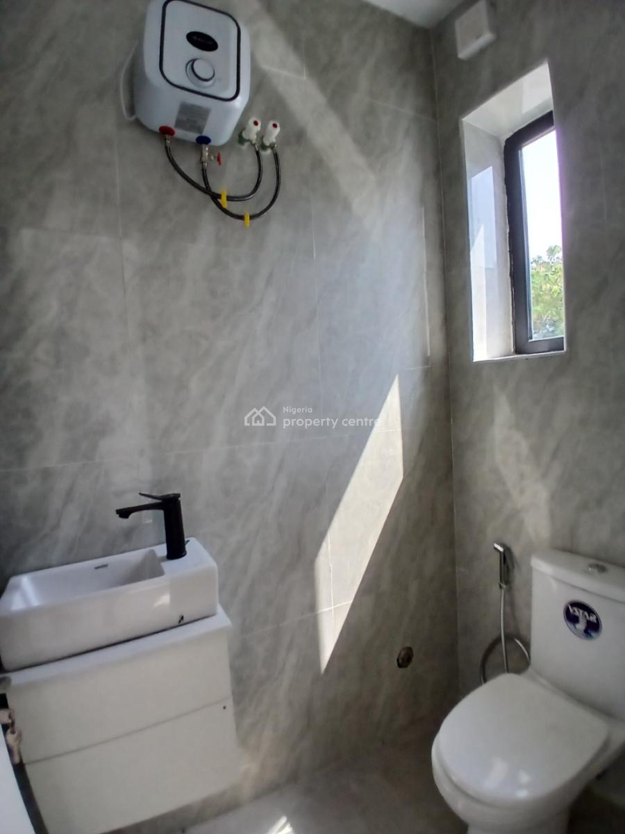 3 Bedroom En-suite Serviced Flat with 24/7 Power Supply, Fitted Kitche, Ikate, Lekki, Lagos, Flat / Apartment for Rent
