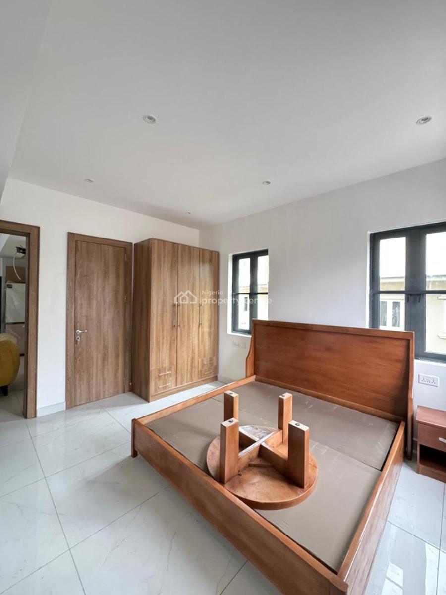 Very Spacious Lovely 3 Bedroom Apartment with Bq and Elevator, Spaciously Built Apartment with Elevator, Bq, Alagomji, Yaba, Lagos, Block of Flats for Sale