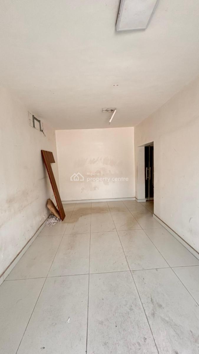5 Bedroom Commercial Duplex with 2 Bq, Lekki Phase 1, Lekki, Lagos, Detached Duplex for Rent