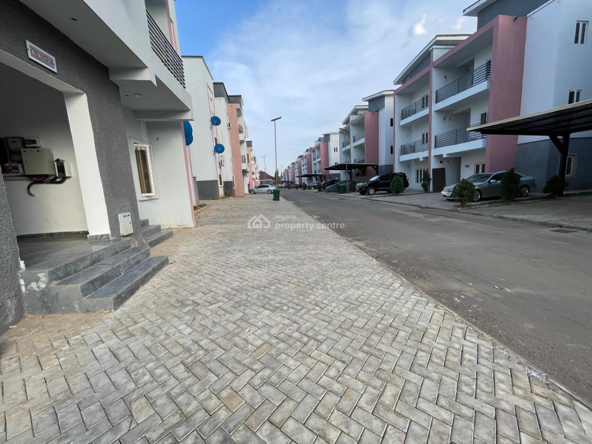 Luxury 3 Bedroom with Amazing Facilities, Sholes Estate Dawaki, Dawaki, Gwarinpa, Abuja, Flat / Apartment Short Let