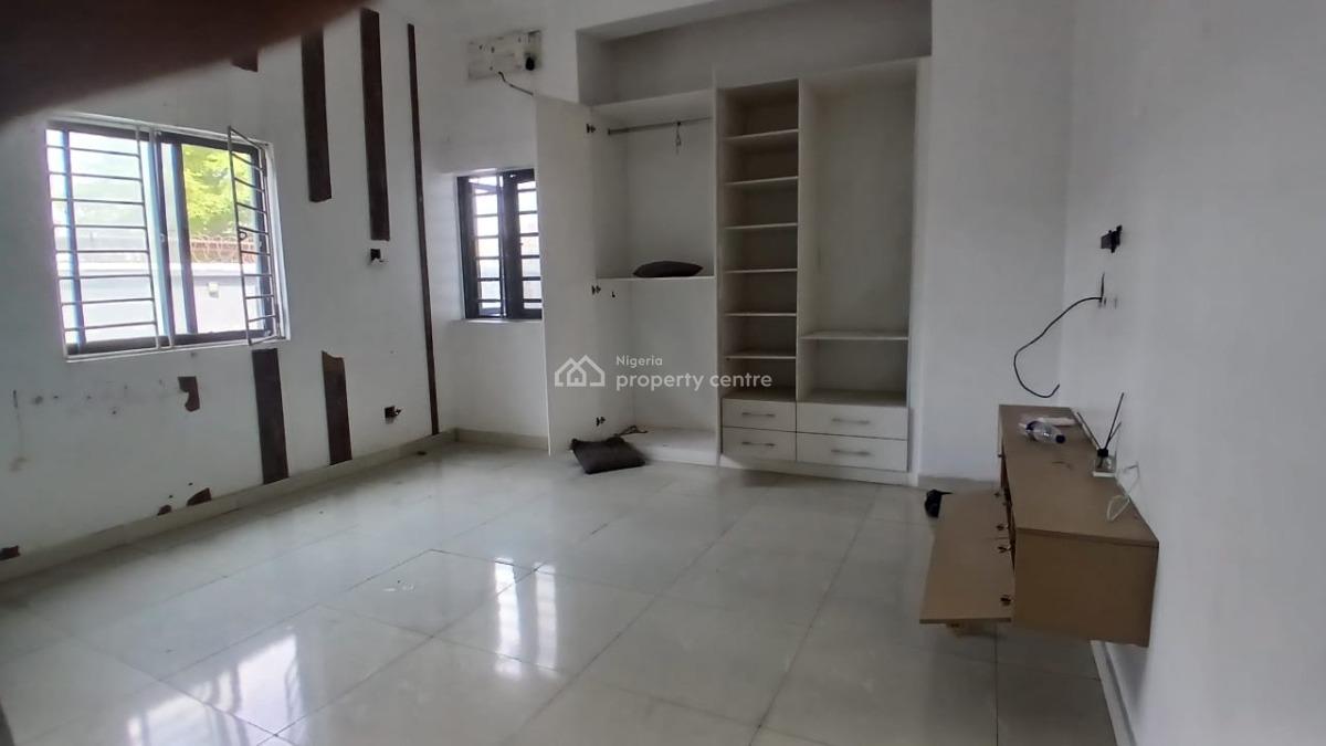 Eight (8) Units of 3 Bedrooms Flat with Bq and Swimming Pool, Lekki Right, Lekki, Lagos, Flat / Apartment for Rent