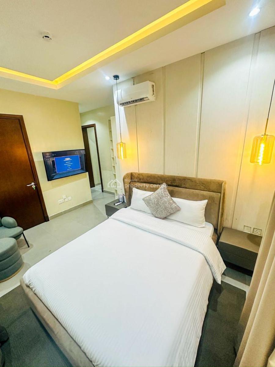 Luxury 3-bedroom Apartment with Gym & Pool  Ikoyi., Live The Ikoyi Lifestyle. Where Exclusivity Meets Unrivaled Luxury., Ikoyi, Lagos, Flat / Apartment Short Let