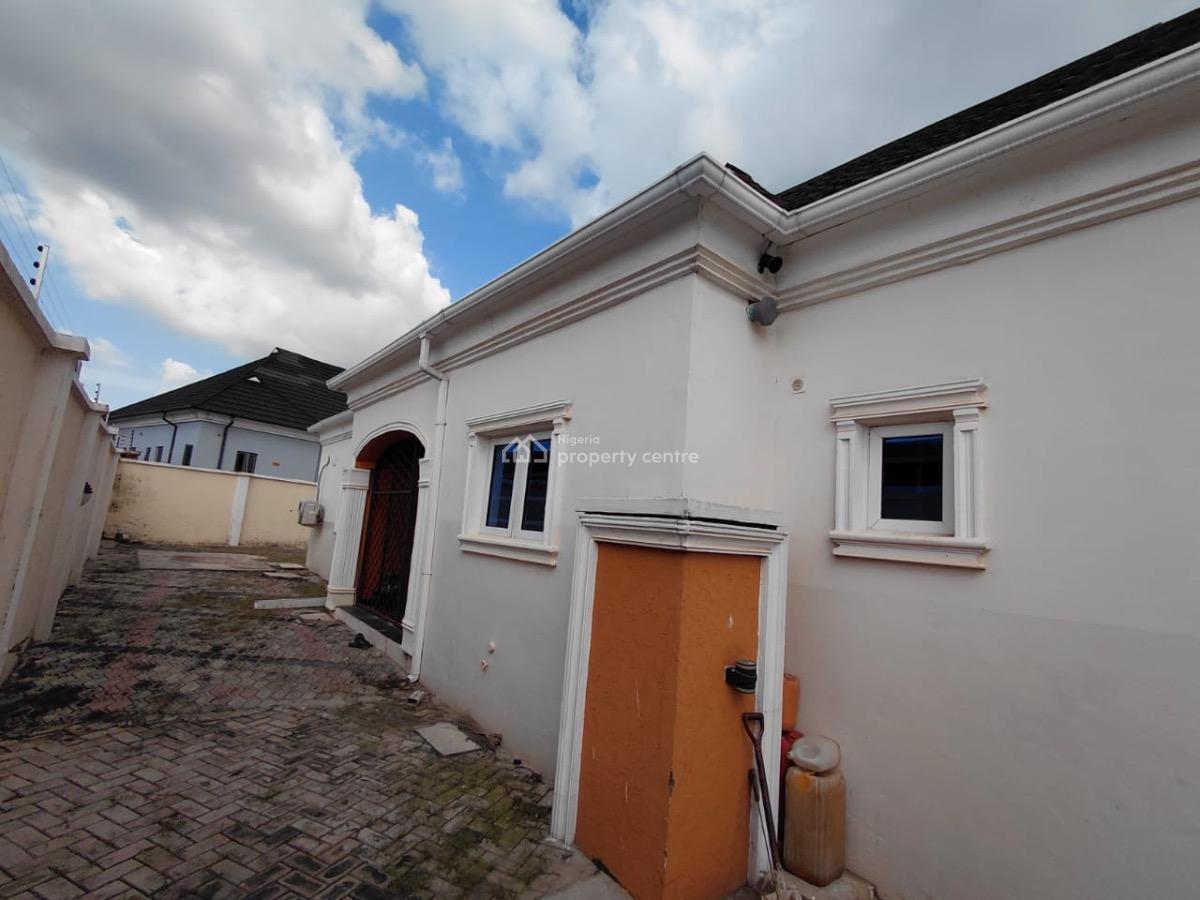 Relatively Newly Built of 3 Bedrooms Bungalow with C of O, Temidire Estate, Ologuneru Eleyele Ibadan, Eleyele, Ibadan, Oyo, Detached Bungalow for Sale