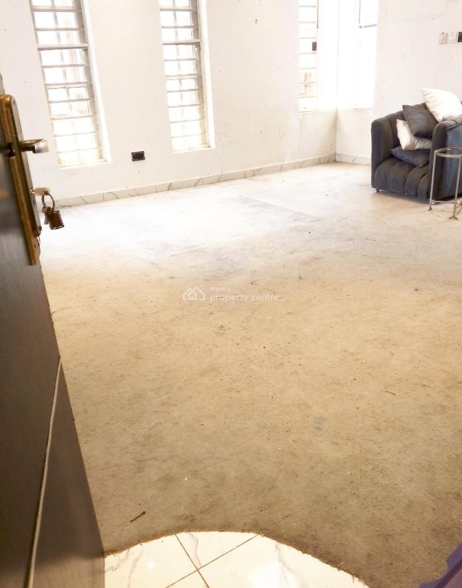 Nice and Standard Spacious Master Bedroom, Serene and Secure Estate Shoprite Road Osapa London Lekki, Osapa, Lekki, Lagos, Self Contain (single Rooms) for Rent