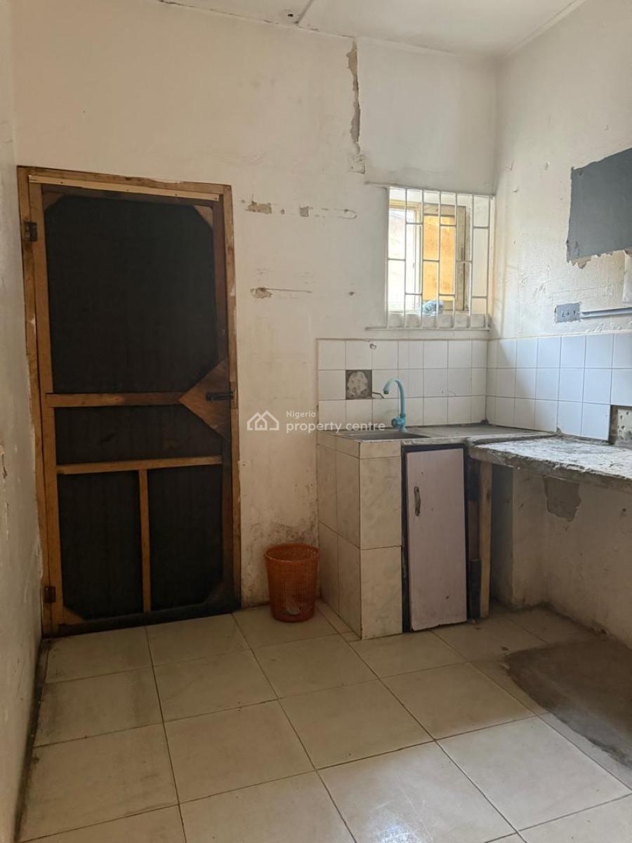 3 Bedroom  Bungalow, Self Compound, Omole Phase 2, Ikeja, Lagos, Detached Bungalow for Rent