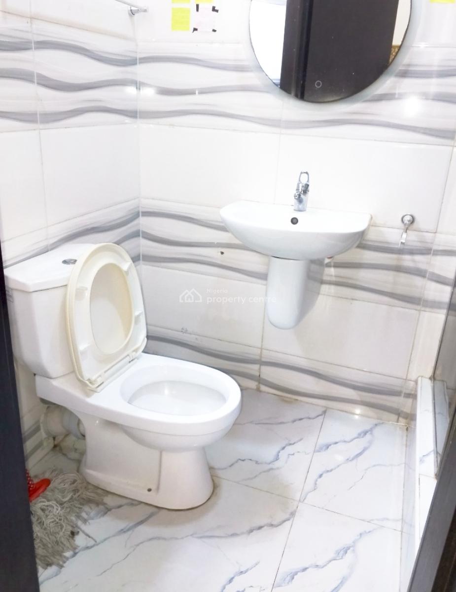 Nice and Standard Upstairs Self Con, Serene and Secure Estate Shoprite Road Osapa London Lekki, Osapa, Lekki, Lagos, Self Contain (single Rooms) for Rent