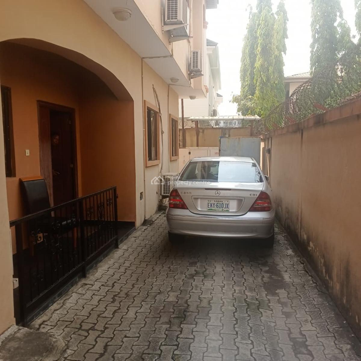Spacious 4bedroom Semi Detached House in a Secured and Serene Location, Lekki Phase 1, Lekki, Lagos, Semi-detached Duplex for Rent