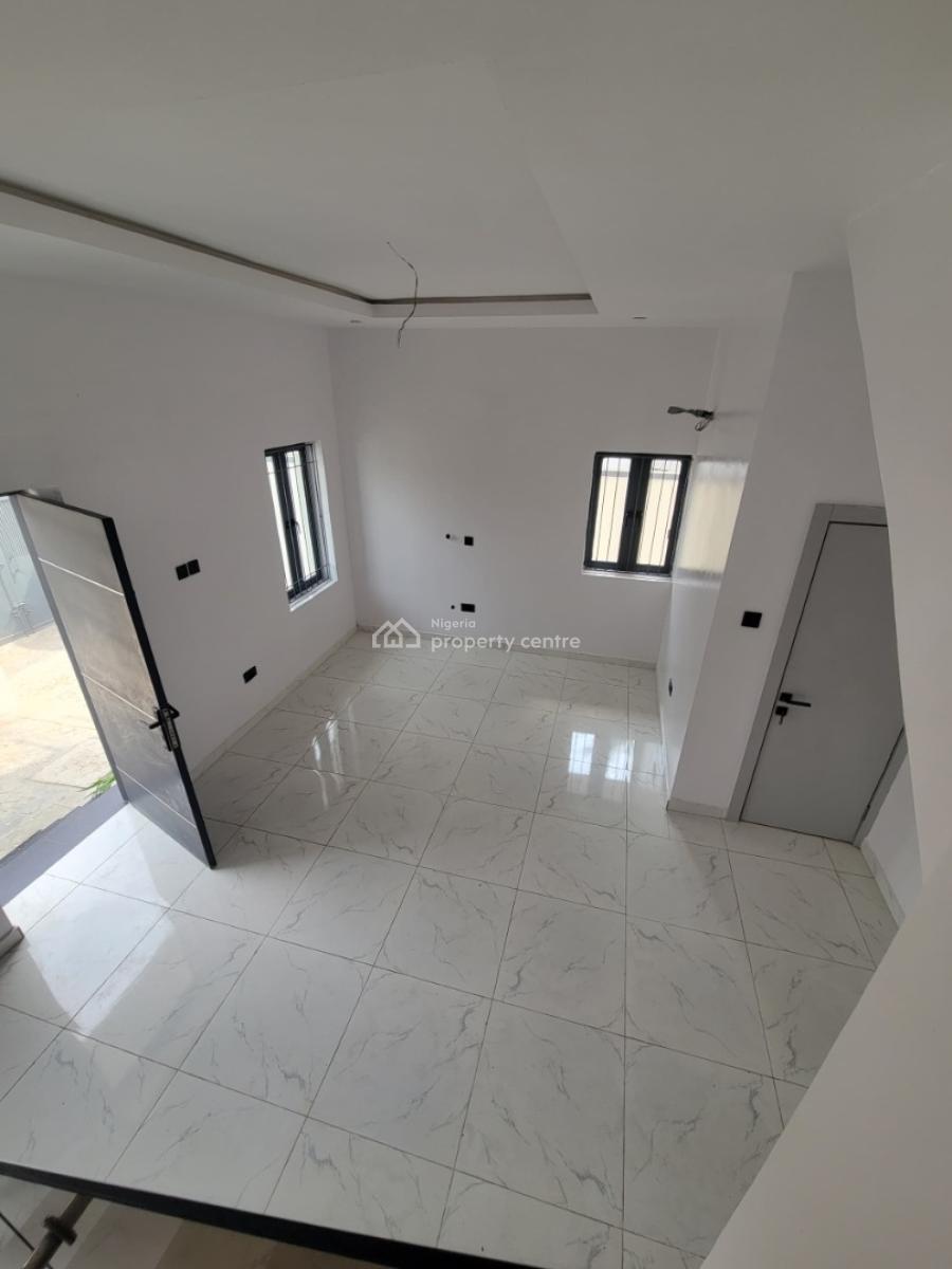 4 Bedrooms Terrace House, Obanikoro Estate, Obanikoro, Shomolu, Lagos, Terraced Duplex for Sale