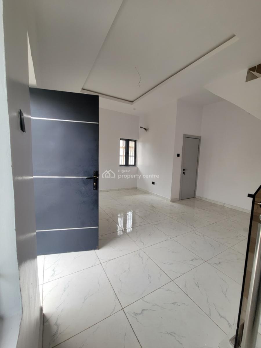 4 Bedrooms Terrace House, Obanikoro Estate, Obanikoro, Shomolu, Lagos, Terraced Duplex for Sale