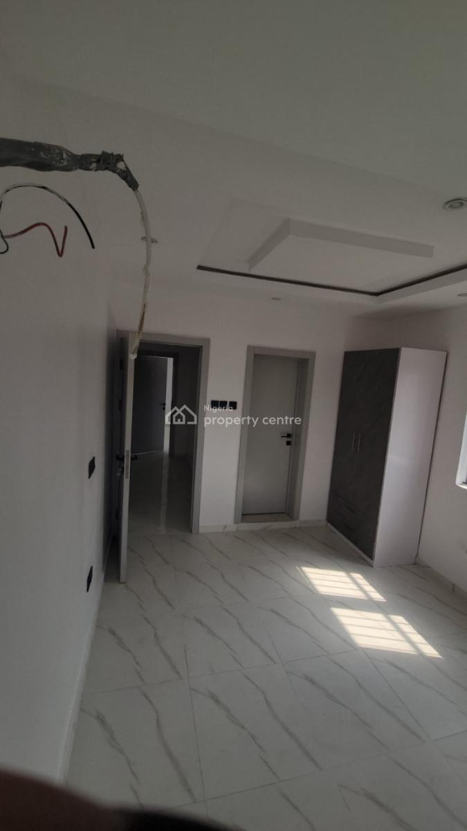 4 Bedrooms Terrace House, Obanikoro Estate, Obanikoro, Shomolu, Lagos, Terraced Duplex for Sale