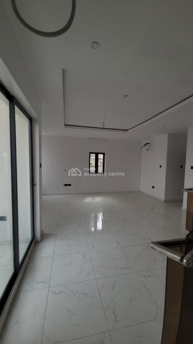 4 Bedrooms Terrace House, Obanikoro Estate, Obanikoro, Shomolu, Lagos, Terraced Duplex for Sale